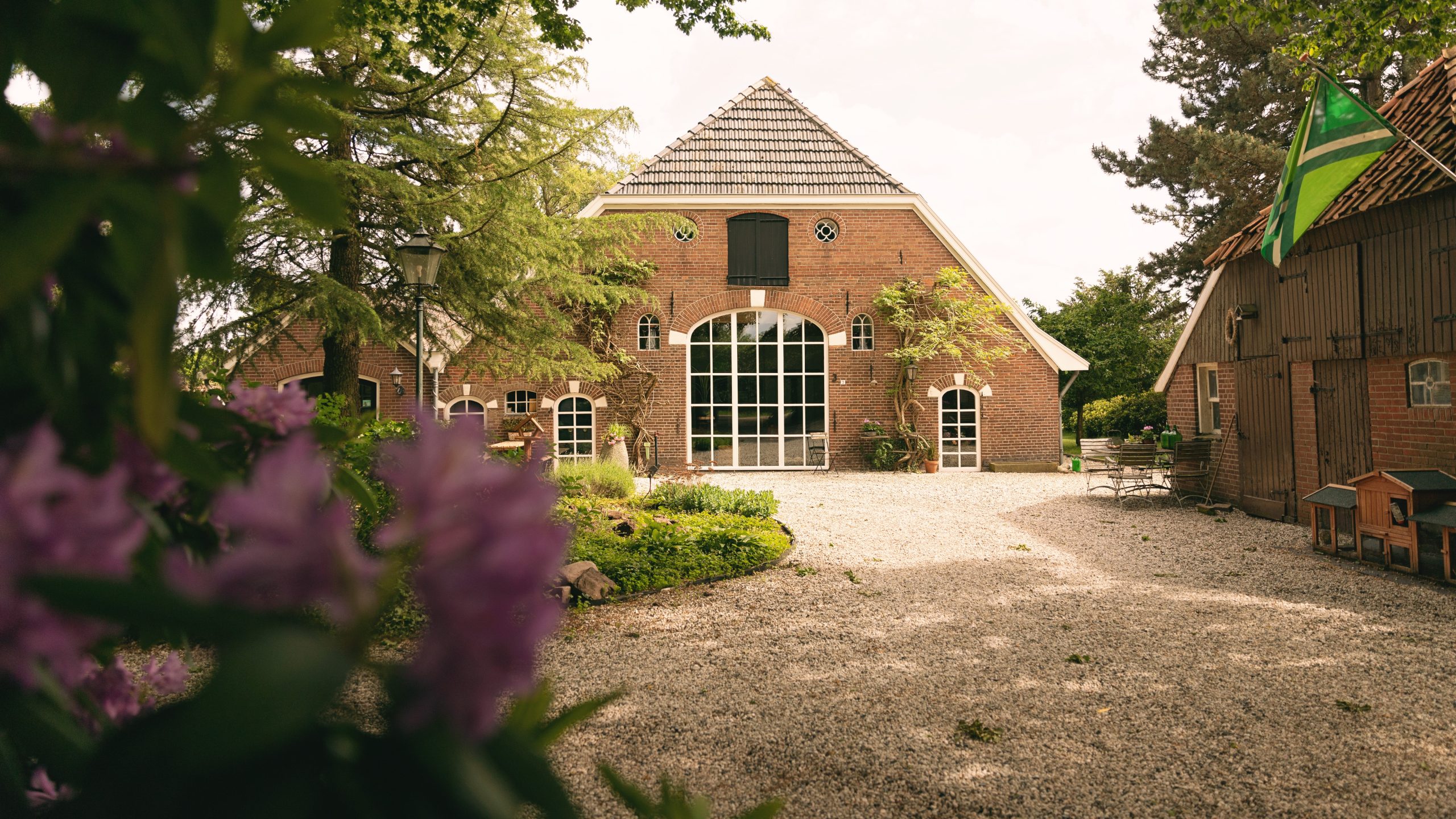 Voorkant huis breedbeeld